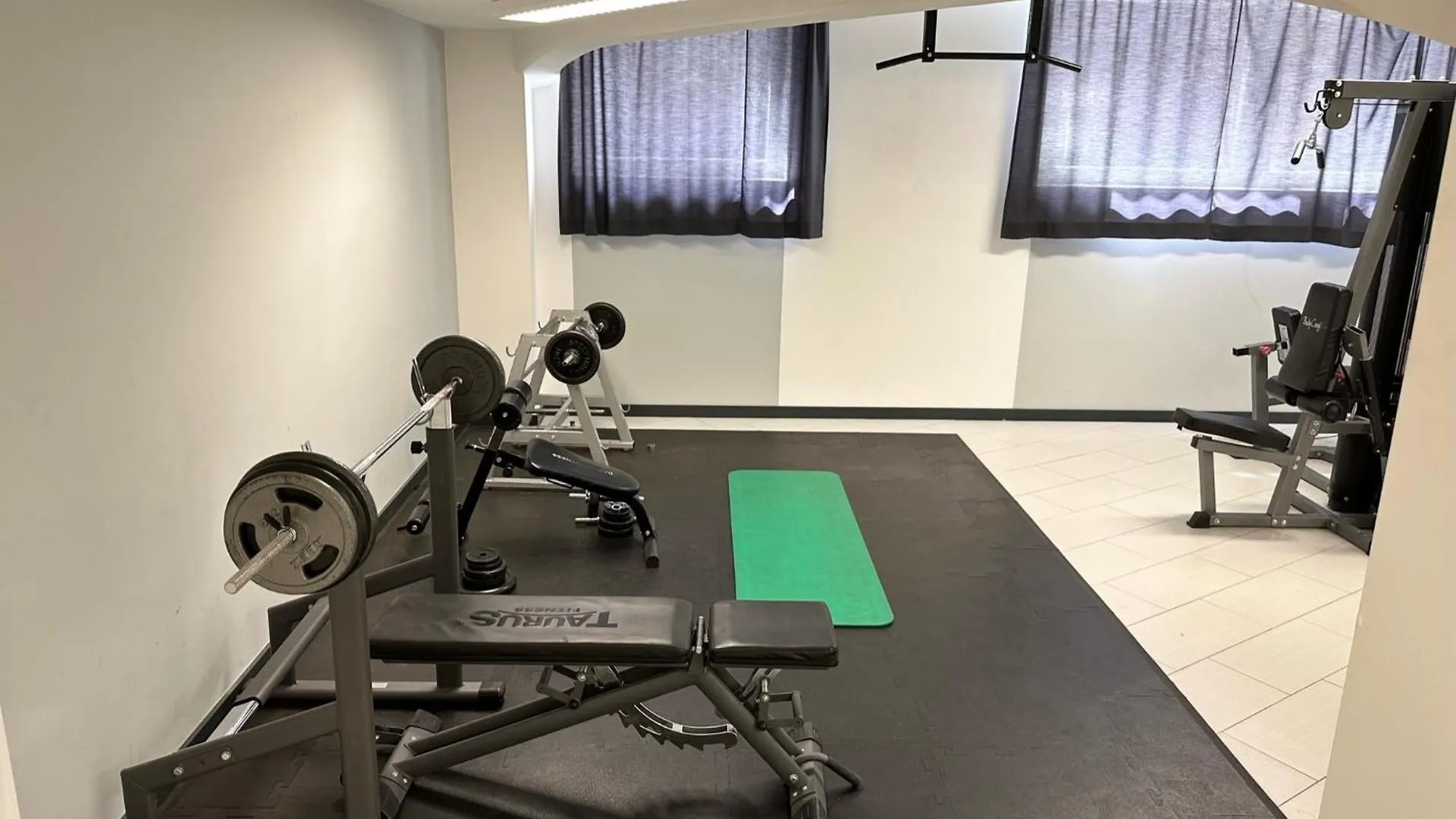 Meos 3 -Zentrum-Hofblick-Gym-Netflix Leipzig Germany